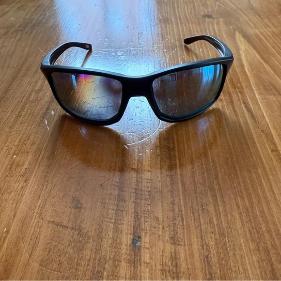 MOVING SALE!
OAKLEY POLARIZED GIBSTON SUNGLASSES - Picture 3 of 7